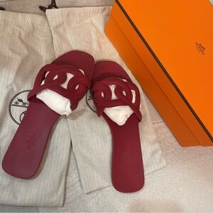 Authentic Hermes Aloha sandals in rose baie